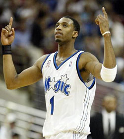 篮球篮网球队内部训练赛完成（篮网队队内对抗赛落幕）