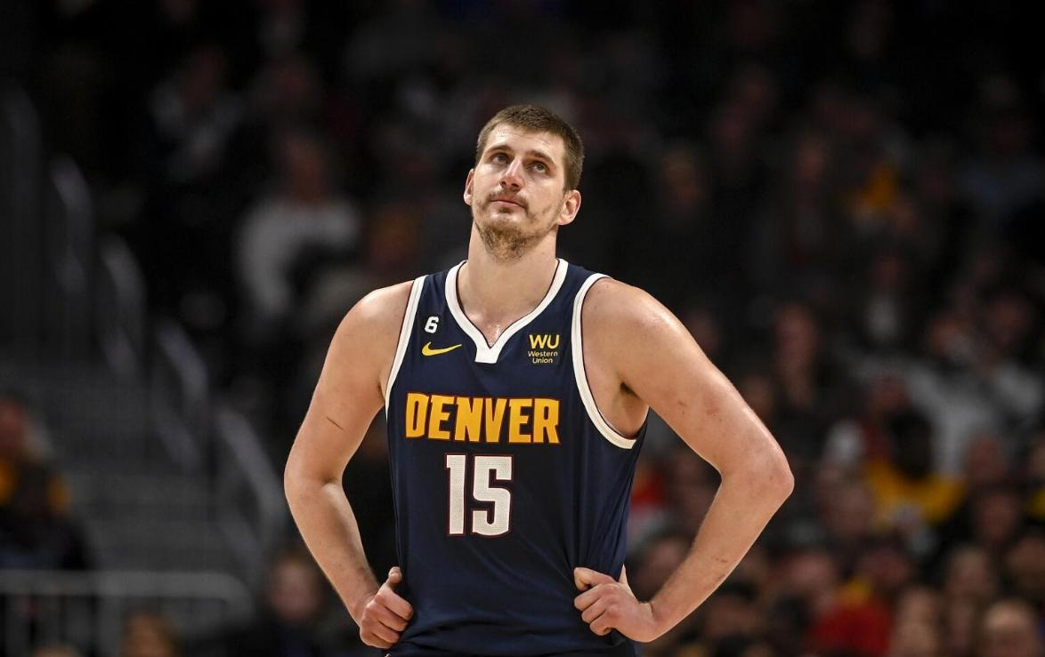 世体：梅西在进入诺坎普前没联系巴萨的任何人请求许可（世体：梅西在入诺坎普前未向巴萨任何人请示）