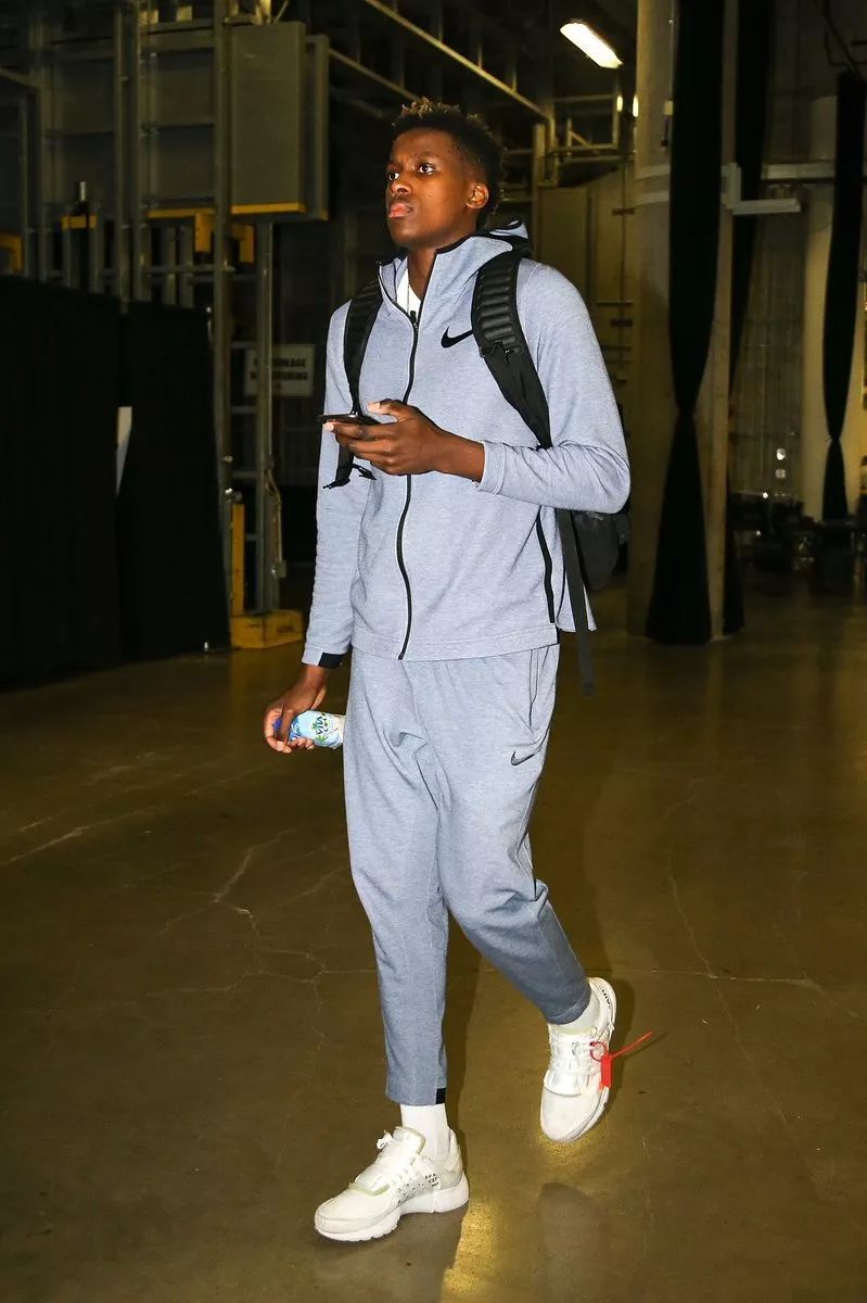 贝尔戈米：看看那不勒斯有多少人缺阵，如今他们比上赛季更强（贝尔戈米：尽管伤缺众多，如今的那不勒斯比上赛季更强）