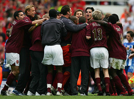 罗体：那不勒斯优先考虑在冬窗租借球员，但要先卖掉一些球员（罗体：那不勒斯冬窗引援以租借为主，需先出售部分球员）