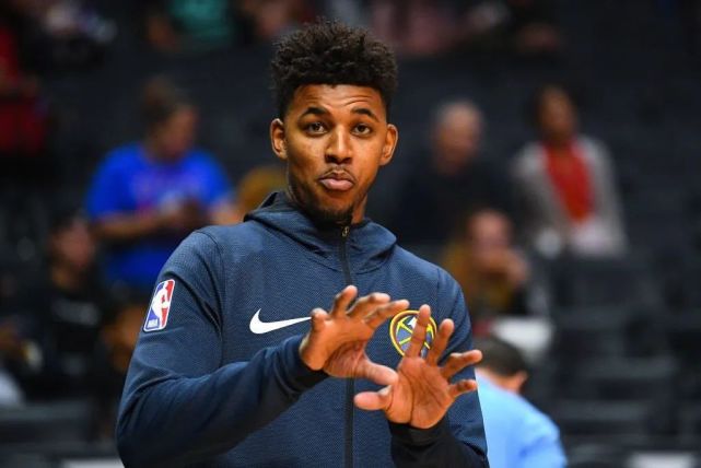 每体：法兰克福球迷在诺坎普制造骚乱，将面临欧足联的处罚（每体：法兰克福球迷在诺坎普引发骚动，或将受到欧足联处罚）