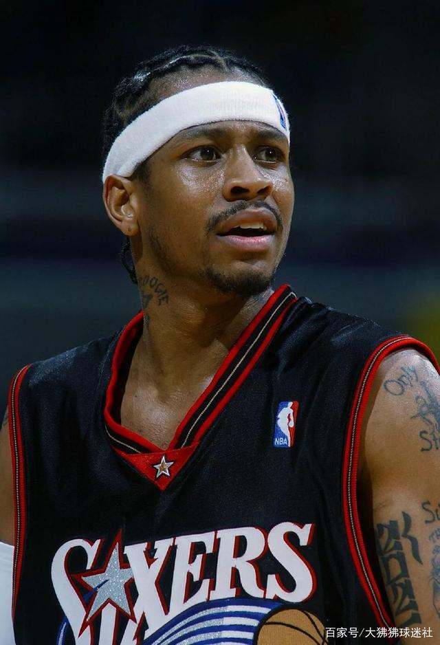 吉文：可能我有点老派，看不惯加纳乔走路歪着身子还挂条链子（吉文自认有点老派：不习惯加纳乔斜着身走还戴链子）