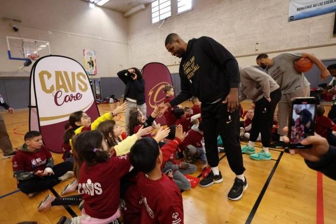 詹俊：德国缺乏顶级中卫压阵；荷兰世界杯进四强难（詹俊：德国缺少顶尖中卫镇守，荷兰晋级世界杯四强难度大）