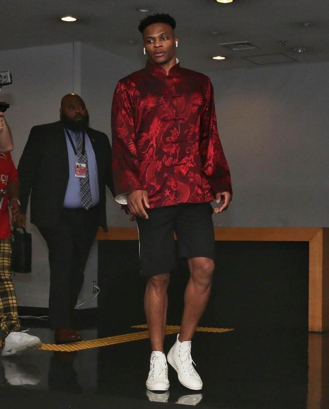 西甲半场：格德斯建功，久保建英失良机，皇家社会1-0赫罗纳（西甲上半场战报：格德斯破门，久保建英失机，皇家社会暂以1-0领先赫罗纳）